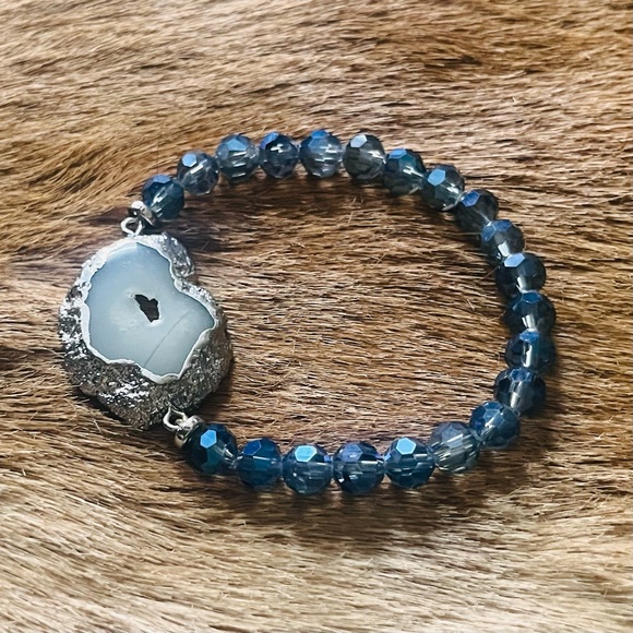 ๐ blue agate crystal elasticize bracelet with shimmering beads - Picture 4 of 12